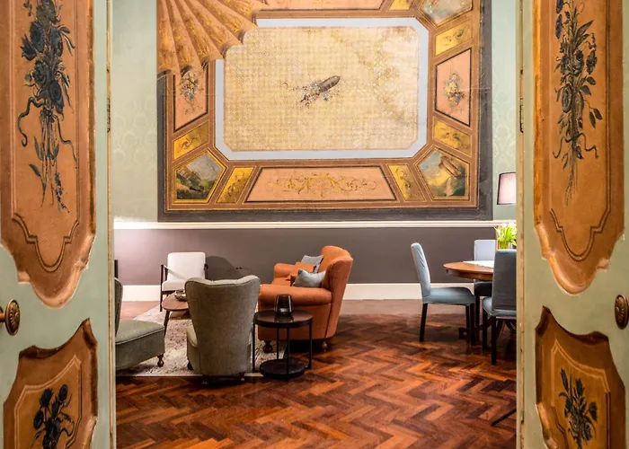 Royal Arthouse Lady Marys Tribunali Luxury Suite - Family